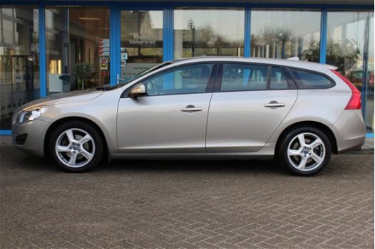 Volvo V60 - 1.6 T3 Navi - Adaptive Cruise - Blis - Dealer OH - 1