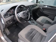 Volkswagen Golf Sportsvan - 1.2 TSI Executive Highline Automaat | Navigatie | Alcantara etc