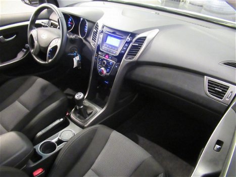 Hyundai i30 Wagon - Cross1.6GDi i-Motion - 1