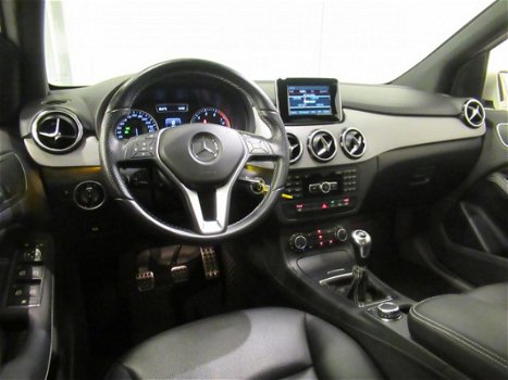 Mercedes-Benz B-klasse - 180 Ambition (Leder/Xenon/Navi) - 1