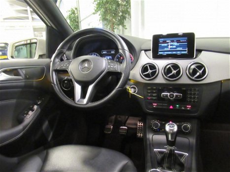 Mercedes-Benz B-klasse - 180 Ambition (Leder/Xenon/Navi) - 1