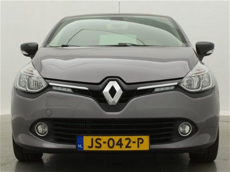 Renault Clio - TCe 90 Iconic / Stoelverwarm. / Leder / Navigatie - 1