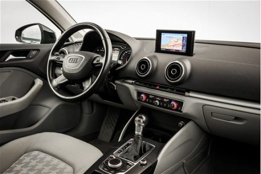 Audi A3 Limousine - 1.6 TDi S-Tronic Navi | LED | Clima | Cruise | Stoelverw. | Panodak | Dealeronde - 1
