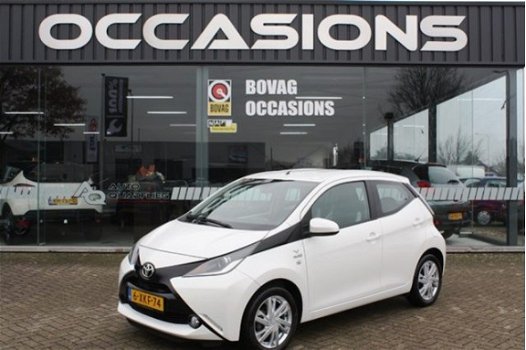 Toyota Aygo - 1.0 VVT-i X-PLAY NAVIGATIE RIJKLAAR INCL 6 MND BOVAG - 1