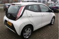 Toyota Aygo - 1.0 VVT-i X-PLAY NAVIGATIE RIJKLAAR INCL 6 MND BOVAG - 1 - Thumbnail