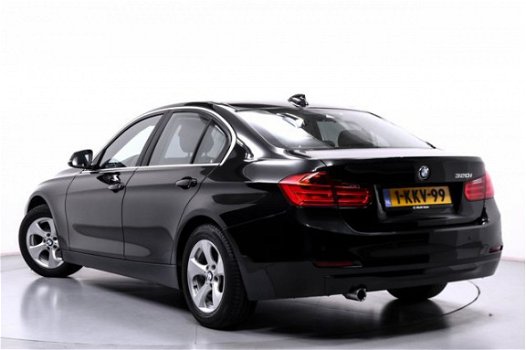 BMW 3-serie - 320i Edition Executive Navigatie Climate Control Stoelverwarming Parkeersensoren - 1