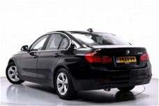 BMW 3-serie - 320i Edition Executive Navigatie Climate Control Stoelverwarming Parkeersensoren