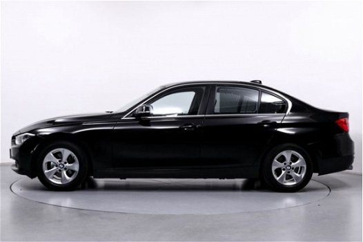 BMW 3-serie - 320i Edition Executive Navigatie Climate Control Stoelverwarming Parkeersensoren - 1