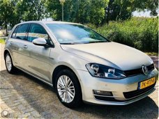 Volkswagen Golf - - 1.2 TSI CUP Edition Lage *KM Stand