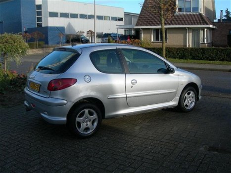 Peugeot 206 - 1.4 Air-line 3 nette goed rijdende auto - 1