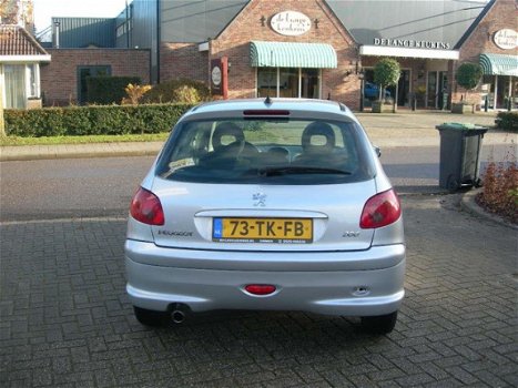 Peugeot 206 - 1.4 Air-line 3 nette goed rijdende auto - 1