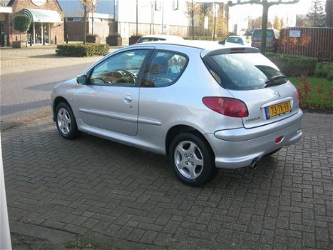 Peugeot 206 - 1.4 Air-line 3 nette goed rijdende auto - 1