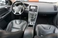 Volvo XC60 - 2.4 D5 215 pk Momentum AWD / AUT / panoramadak - 1 - Thumbnail