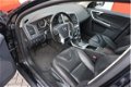 Volvo XC60 - 2.4 D5 215 pk Momentum AWD / AUT / panoramadak - 1 - Thumbnail