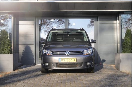 Volkswagen Touran - 1.4 TSI 140pk Comfortline 7p. | Navigatie | Winterpakket | PDC | Trekhaak - 1