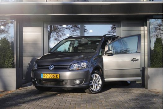 Volkswagen Touran - 1.4 TSI 140pk Comfortline 7p. | Navigatie | Winterpakket | PDC | Trekhaak - 1