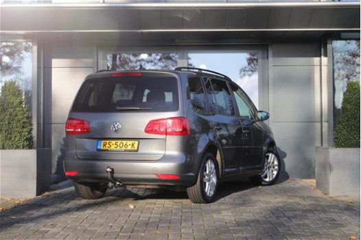 Volkswagen Touran - 1.4 TSI 140pk Comfortline 7p. | Navigatie | Winterpakket | PDC | Trekhaak - 1