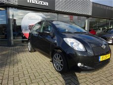 Toyota Yaris - 1.3 VVTi Sol MMT , Automaat, Lederen bekleding, Dakspoiler, LMV