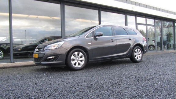 Opel Astra Sports Tourer - 1.4 Turbo Blitz / Navigatie / LM velgen - 1