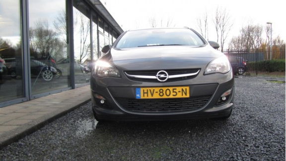 Opel Astra Sports Tourer - 1.4 Turbo Blitz / Navigatie / LM velgen - 1