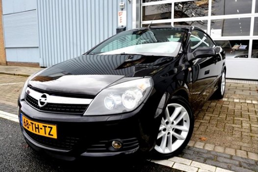 Opel Astra TwinTop - 1.8 Cosmo Cabriolet ECC/PDC 2/LMV-17/LEER - 1