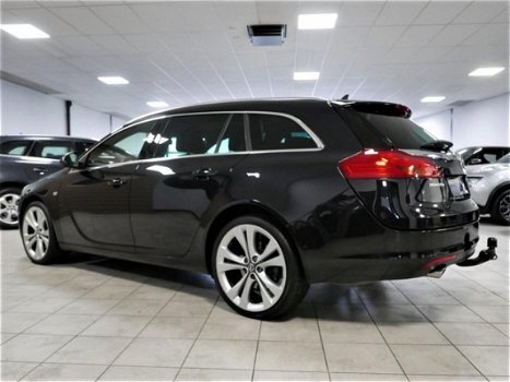 Opel Insignia Sports Tourer - 2.8 T Cosmo 4x4 260pk Sportleder/Navi/Xenon/Trekhaak/20 Inch 147dkm - 1