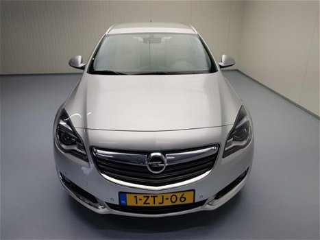 Opel Insignia Sports Tourer - 1.4 T 140 Pk Lederen Sportst, Navigatie, Trekhaak, Lm Velgen, Bleutoot - 1
