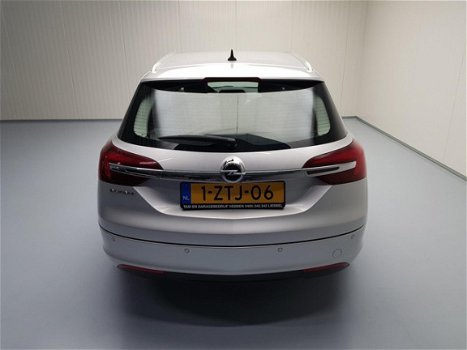 Opel Insignia Sports Tourer - 1.4 T 140 Pk Lederen Sportst, Navigatie, Trekhaak, Lm Velgen, Bleutoot - 1