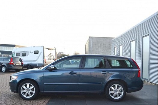 Volvo V50 - 1.8i 125 PK Kinetic |Navi|ECC|Trekhaak - 1