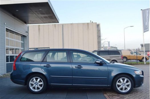 Volvo V50 - 1.8i 125 PK Kinetic |Navi|ECC|Trekhaak - 1