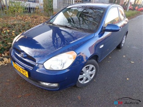 Hyundai Accent - 1.4i ActiveVersion - 1