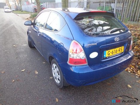 Hyundai Accent - 1.4i ActiveVersion - 1