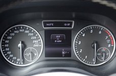 Mercedes-Benz B-klasse - 250 Prestige 1500KG Trekhaak Panoramadak Xenon Navigatie 18" Velgen Automaa