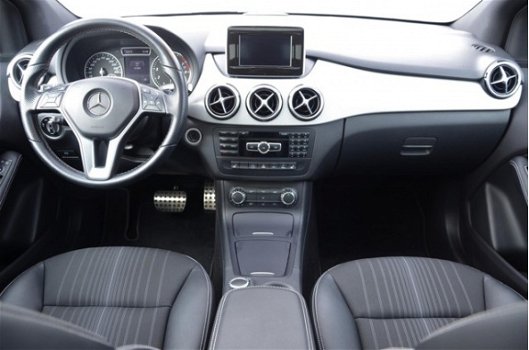 Mercedes-Benz B-klasse - 250 Prestige 1500KG Trekhaak Panoramadak Xenon Navigatie 18