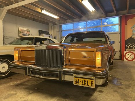 Lincoln Continental - MARK VI - 1