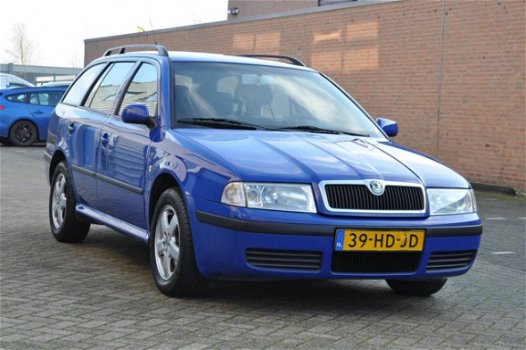 Skoda Octavia Combi - 2.0 Elegance LPG-G3 AIRCO/CRUISE ELEKTR. PAKKET NETJES - 1