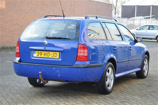 Skoda Octavia Combi - 2.0 Elegance LPG-G3 AIRCO/CRUISE ELEKTR. PAKKET NETJES - 1