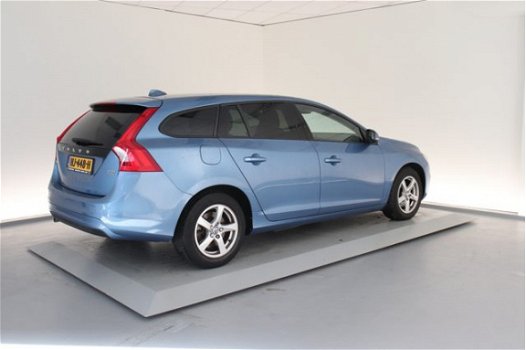 Volvo V60 - D2 Aut. Kinetic Business Pack Connect - 1