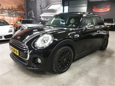 Mini Mini Cooper - 1.5 First Born Edition - Leer - Panodak - Navigatie - PDC - Keyless - 1