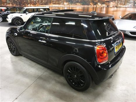 Mini Mini Cooper - 1.5 First Born Edition - Leer - Panodak - Navigatie - PDC - Keyless - 1