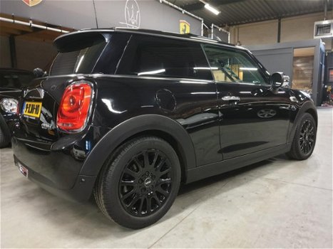 Mini Mini Cooper - 1.5 First Born Edition - Leer - Panodak - Navigatie - PDC - Keyless - 1