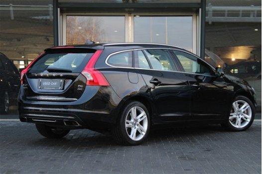 Volvo V60 - 2.4 D6 INCL BTW AWD Plug-In Hybrid Summum | Adaptieve Cruise Control | Standkachel | Har - 1