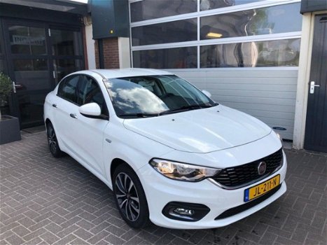 Fiat Tipo. - - 1.4 16V Lounge NAVI/ECC/CRUISE *ALL-IN PRIJS - 1