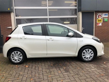 Toyota Yaris - - 1.5 Hybrid Business Plus LEER/NAVI/ECC/CRUISE *ALL-IN PRIJS - 1