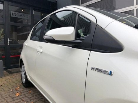 Toyota Yaris - - 1.5 Hybrid Business Plus LEER/NAVI/ECC/CRUISE *ALL-IN PRIJS - 1