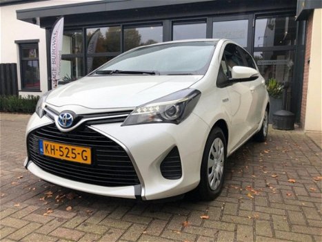 Toyota Yaris - - 1.5 Hybrid Business Plus LEER/NAVI/ECC/CRUISE *ALL-IN PRIJS - 1