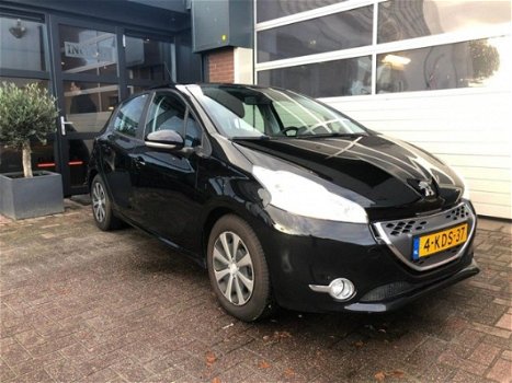 Peugeot 208 - - 1.4 e-HDi Blue Lease AUTOMAAT AIRCO/CRUISE/TH *ALL-IN PRIJS - 1