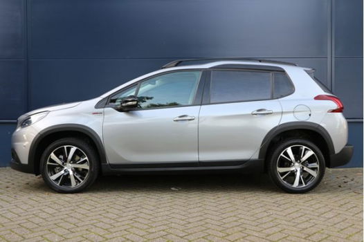 Peugeot 2008 - 1.2 130 pk GT-line / Navigatie / Panoramadak / DAB Radio / - 1