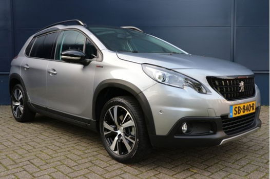 Peugeot 2008 - 1.2 130 pk GT-line / Navigatie / Panoramadak / DAB Radio / - 1