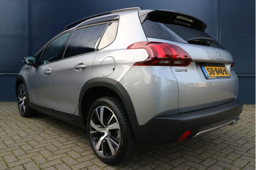 Peugeot 2008 - 1.2 130 pk GT-line / Navigatie / Panoramadak / DAB Radio / - 1